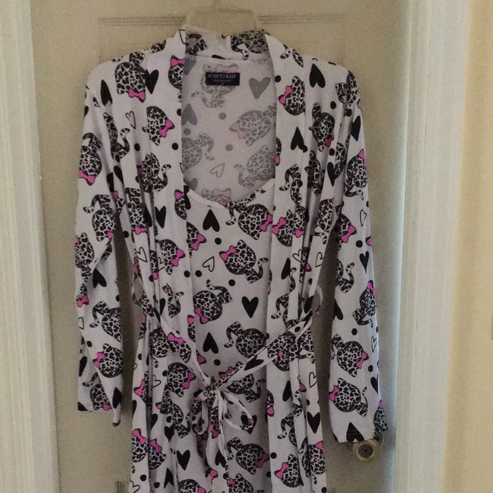 Cute Kitty nightgown and robe